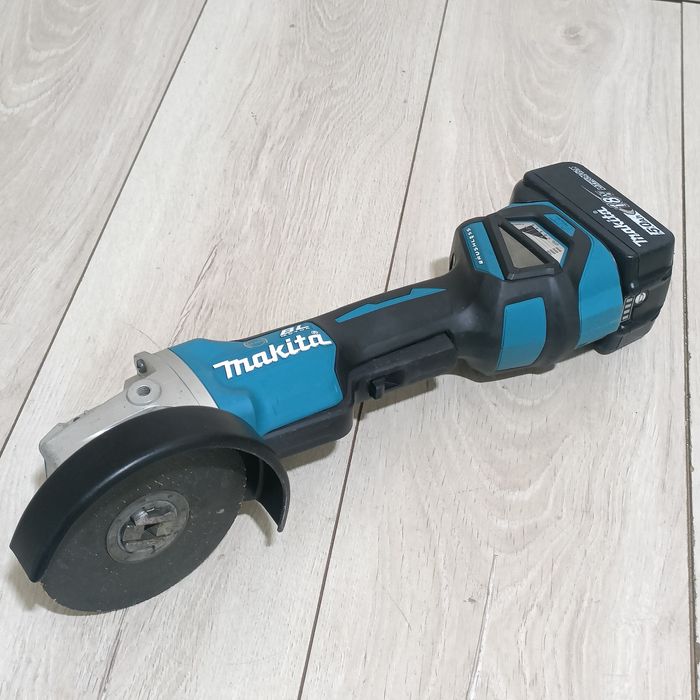 Flex brushless cu variator de turatie Makita DGA519 cu prindere XLOCK