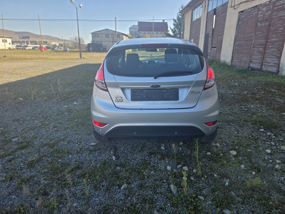 Ford fiesta Sync Edition 1,3 Benzină
