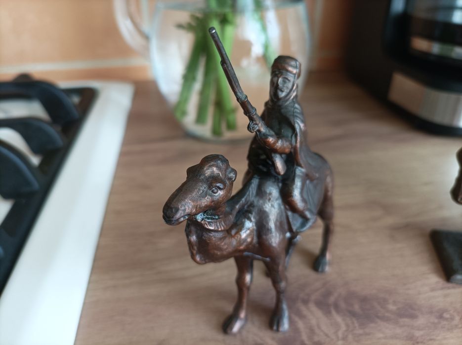 Statueta bronz  8 cm / 8 cm