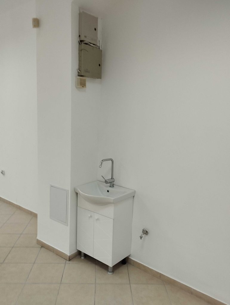 Дава се под наем Офис в Варна, Кайсиева градина - 150 кв.м за 1274.49 € - Снимка #12