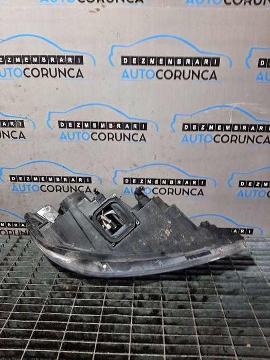 Far Stanga Kia Sorento II 2009 - 2015 SUV 4 Usi (733) Xenon