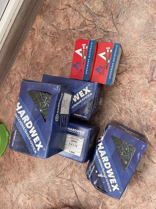 Продам в хорошем состоянии крепежи