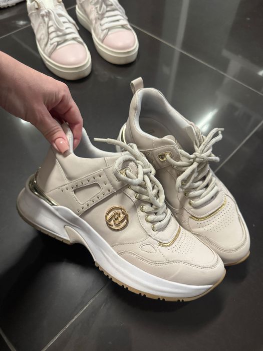 Обувки Guess тип Маратонка