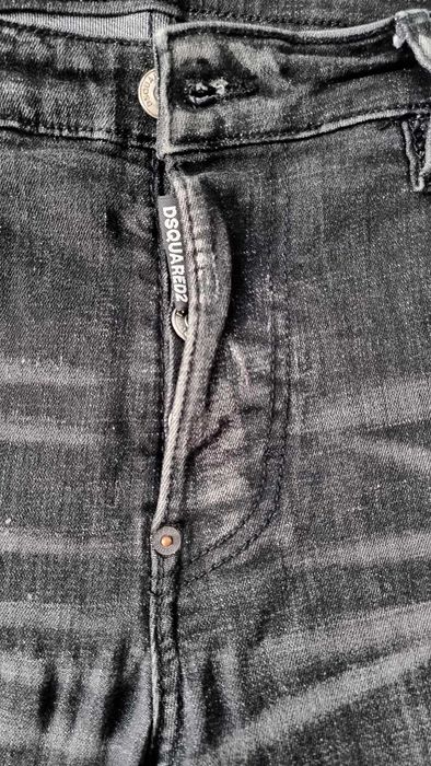 Blugi barbatesti DSQUARES2