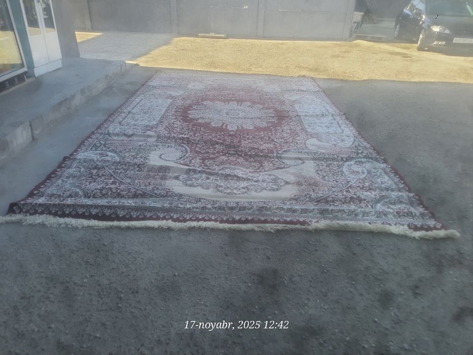 Гилам сотилади срошни