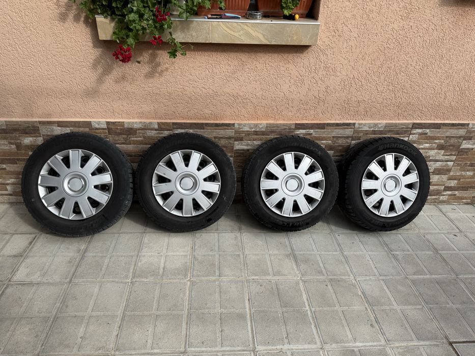 Продавам зимни гуми с джанти 15