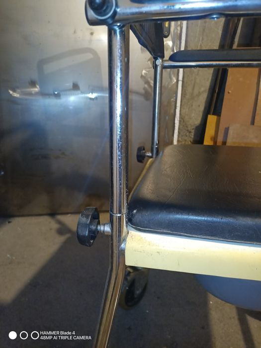 Инвалиден стол инвалиден