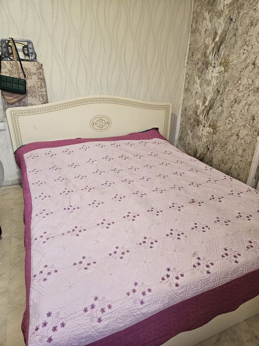 Продам кровать, газплиту.