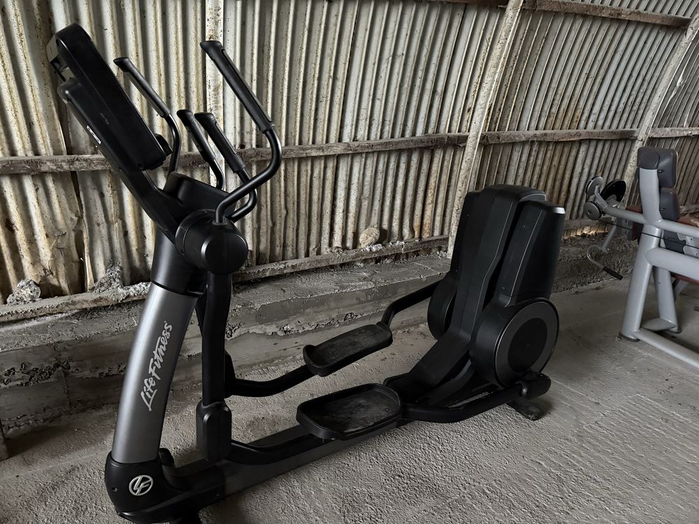 Кростренажор Life fitness 95X Discover