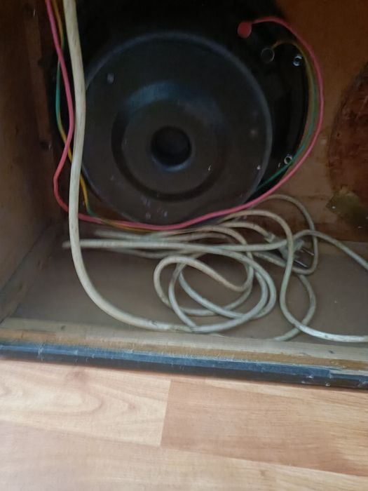 Stație pentru chitară electrică 100W+2boxe.