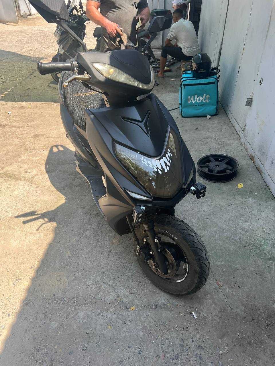Продам скутер Wasat Wsune