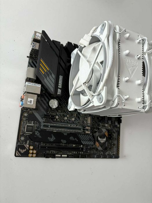 Asus am4+Ryzen7+16gb Ram+Cooler