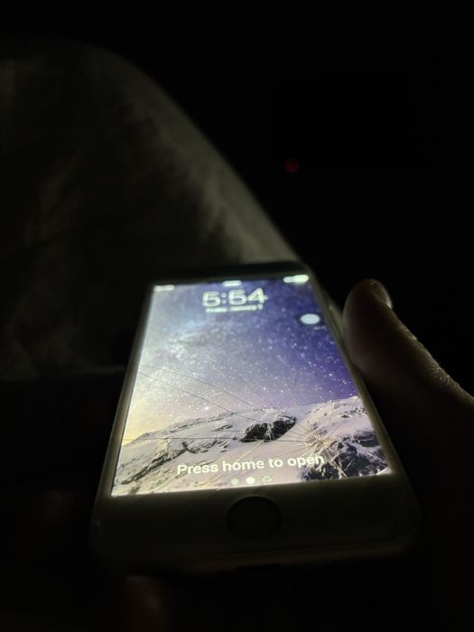 Vand iphone 6s rose pentru piese/reparație