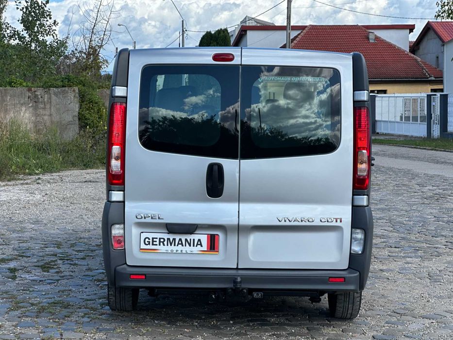 Opel Vivaro*autoturism 8+1 locuri*navigatie*2.0 diesel*aer conditionat