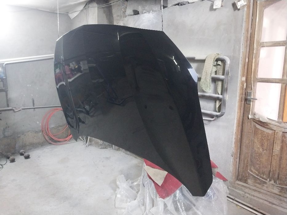 Monza kapot yengiga sepilgan