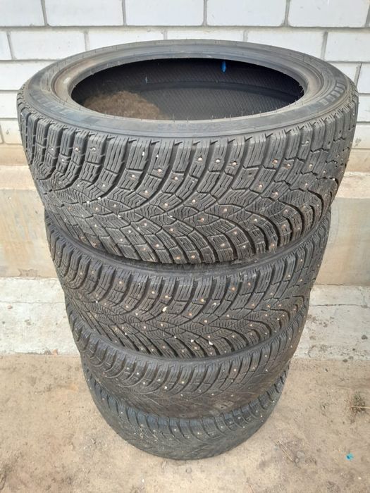 235/45/R18 шипы в хорошем состоянии