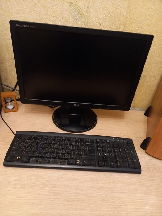 Продам монитор..