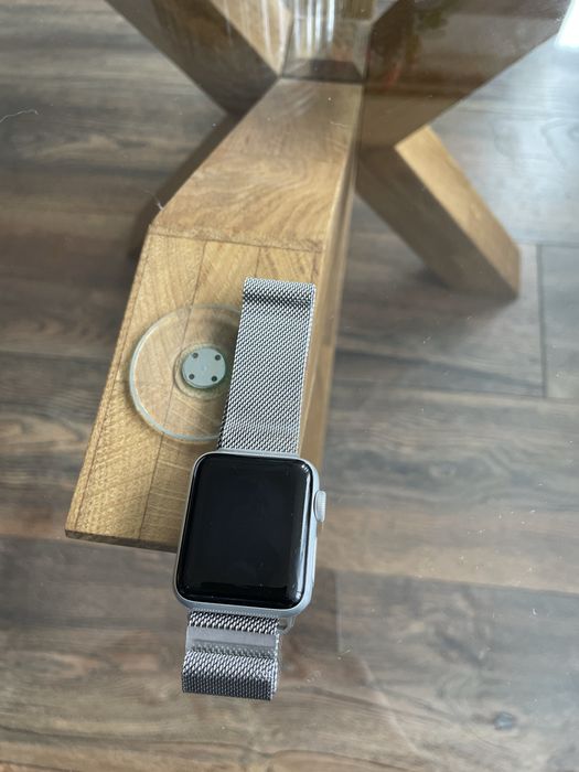 Apple Watch Series 3 (38 мм) + оригинален комплект и много каишки