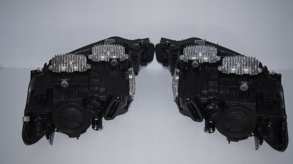 Bmw F30 F31 far xenon stanga dreapta faruri bixenon normal/dynamic