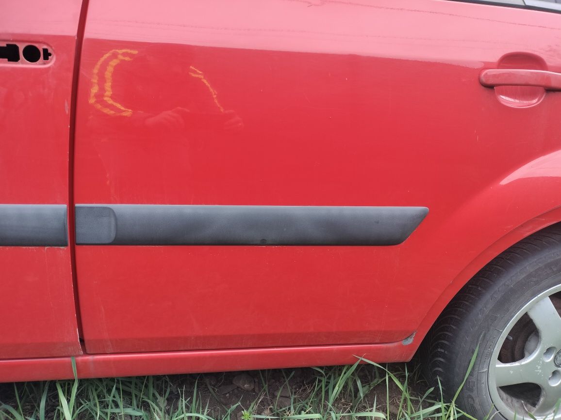 Dezmembrez Ford Fiesta 1.6 tdci din 2007