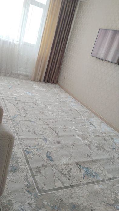 продаю ковер очень в отличном качестве! длина 5м 2.50 ширина