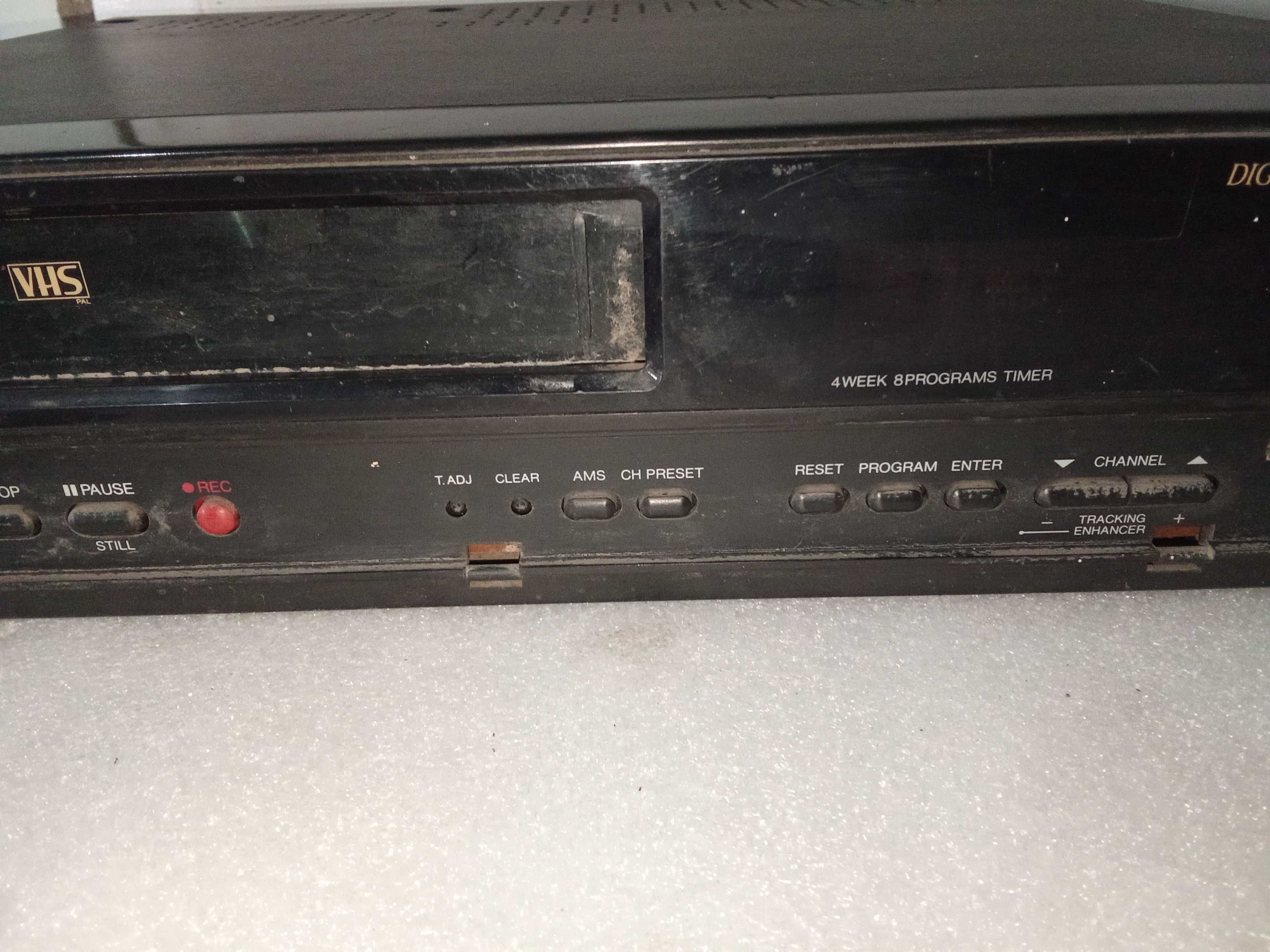 VHS видеорекордер International