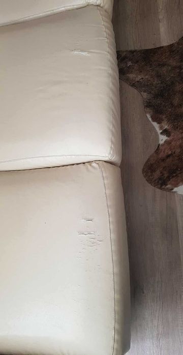 Продавам спешно диван чиста кожа и масивно дърво