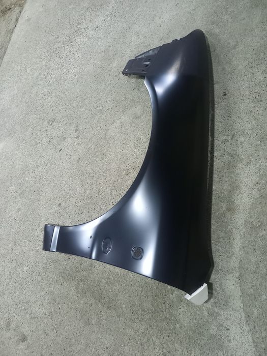 Aripa noua fata stanga Audi A4 far cu semnalizarea separat