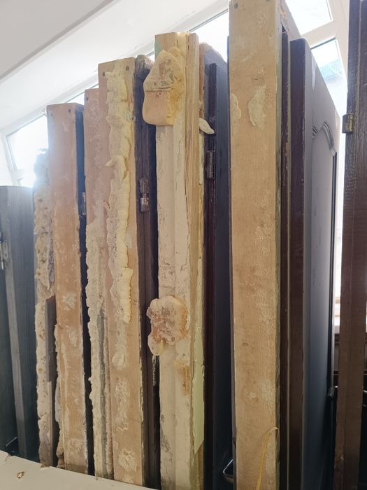 Двери б/у с косяками и без