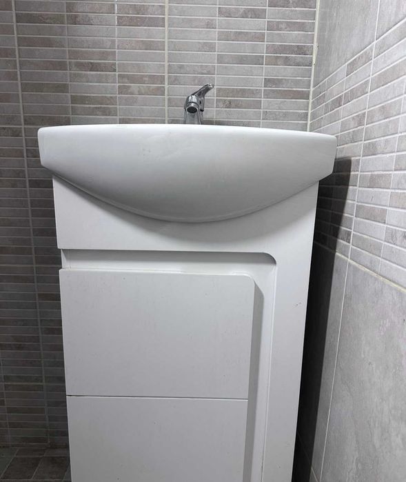 PVC шкаф със смесител Vidima