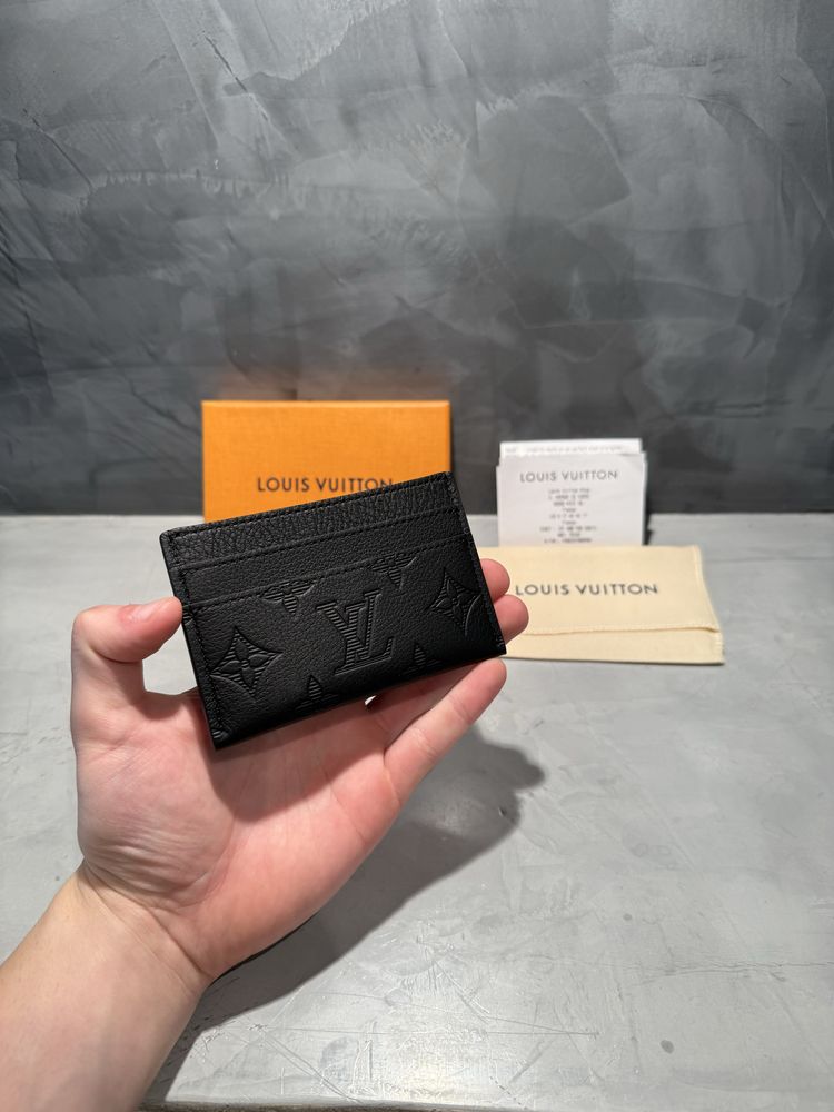 100% оригинален Louis Vuitton cardholder - пълен комплект.