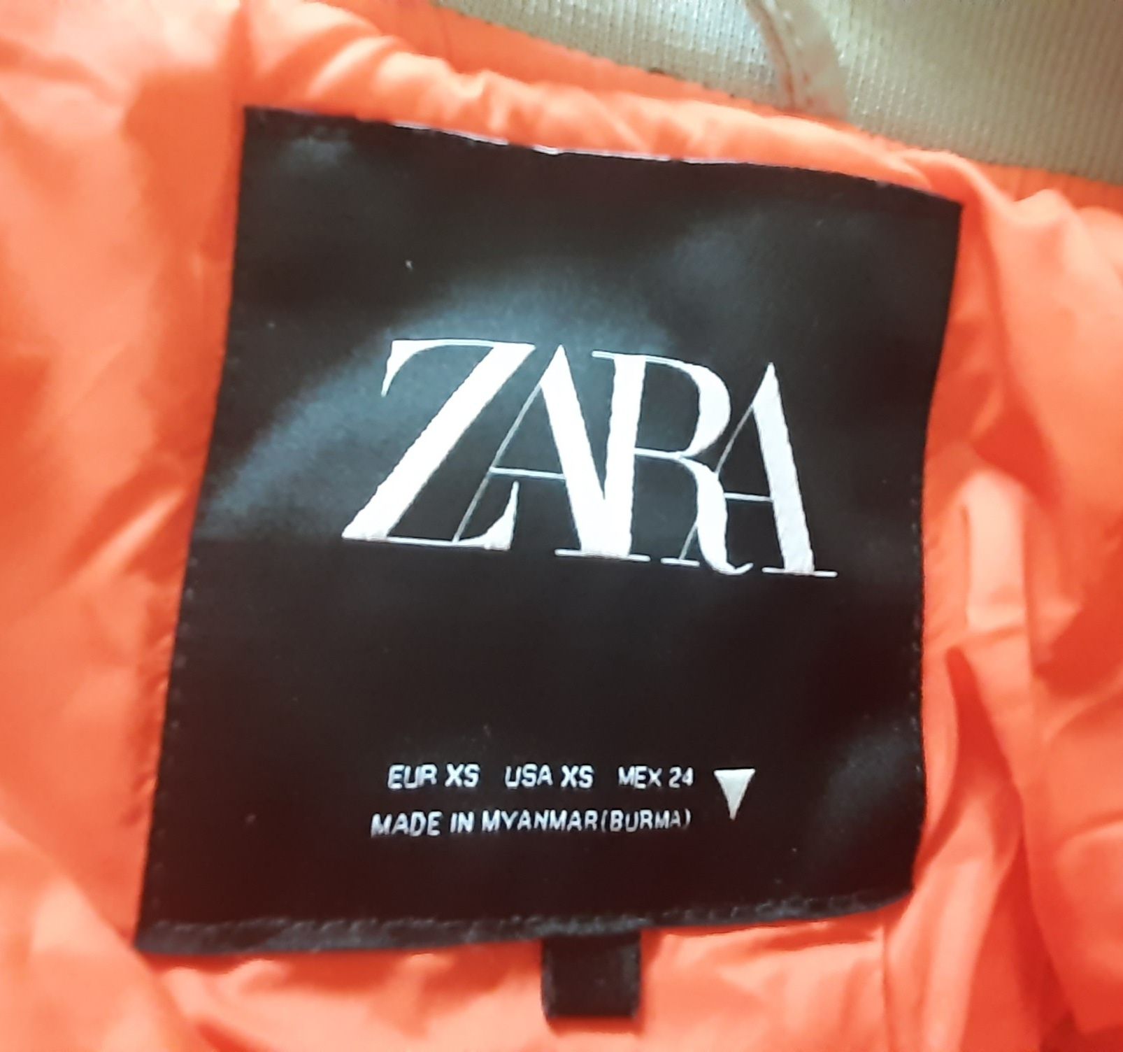 Geaca Zara marimea XS, over size,model scurt