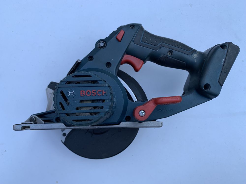 Bosch GKM 18V-LI /ръчен циркуляр/