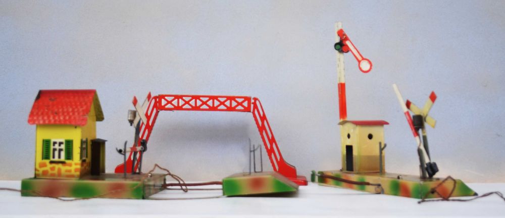 Lot de 3 Jucarii Machete Kibri 1938 2 niveluri de cale ferată, un pod