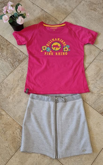 Îmbrăcăminte vara fete 128-134 tricou fusta salopeta