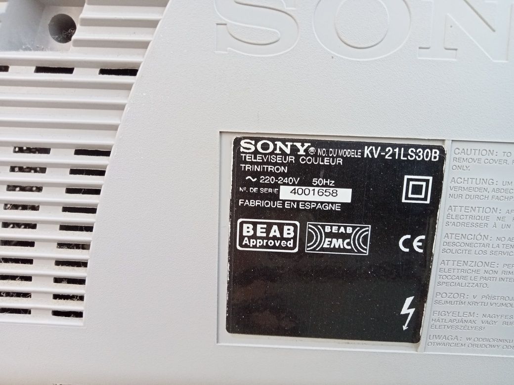 Vând tv Sony Trinitron cu tub