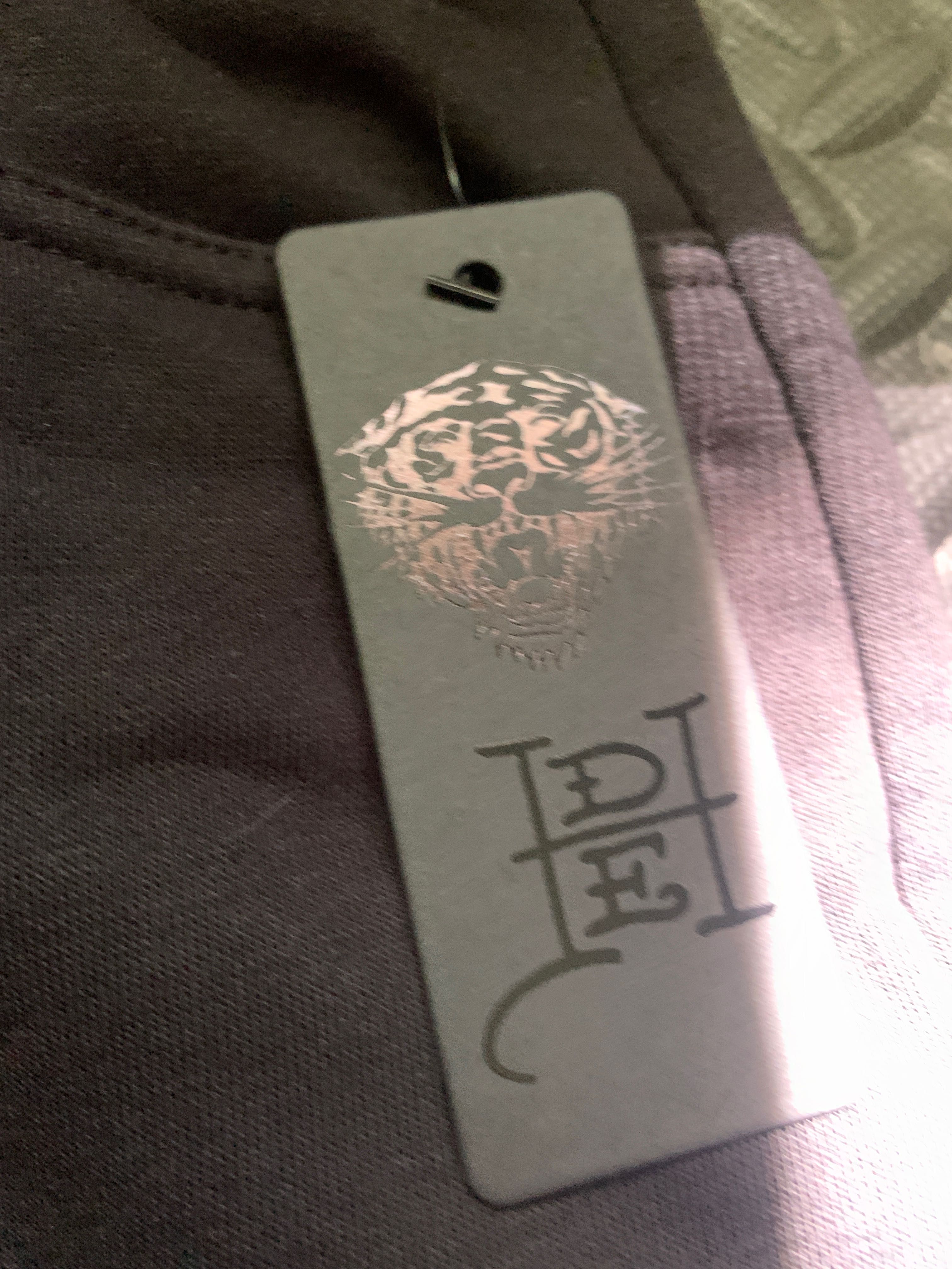 Don Ed Hardy • •