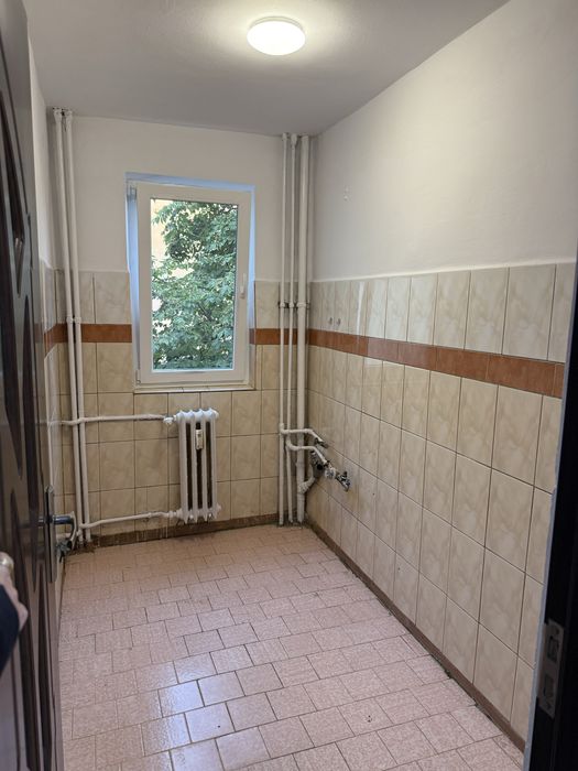 Apartament cu 3 camere, et.3