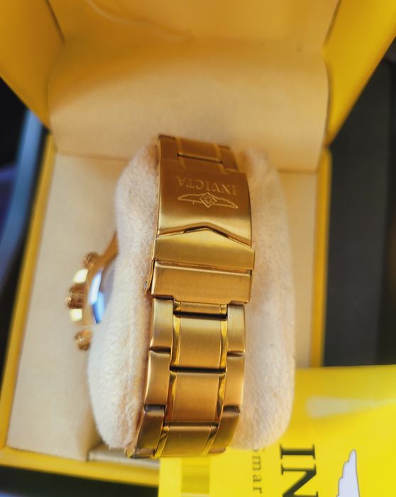 Invicta soat sotiladi