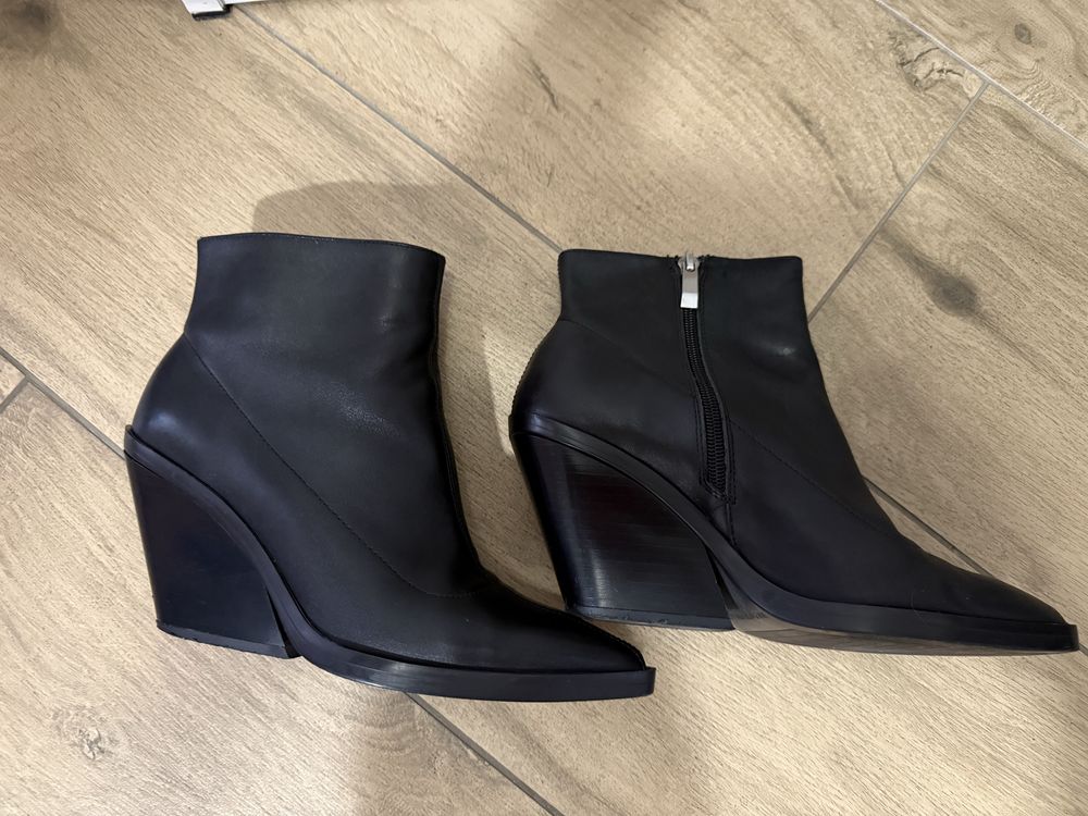 Дамски ботуши Zara  38 естествена кожа, каубойски стил