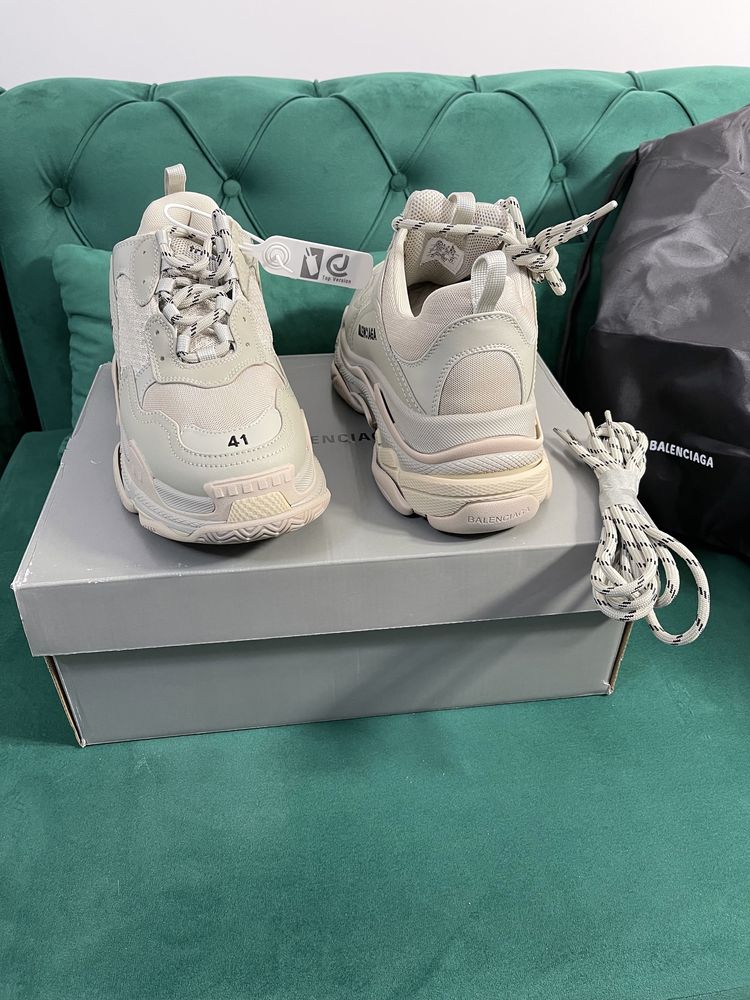 Adidasi Balenciaga Triple S Premium full Box