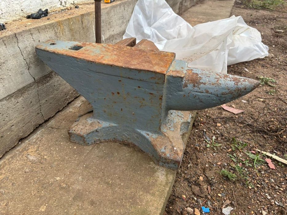 Продам наковальню б/у