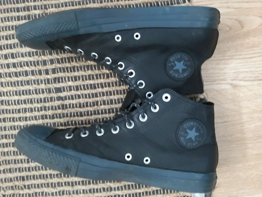 Bascheti din piele CONVERSE nr 44,5 ,draguti, practici si comozi.