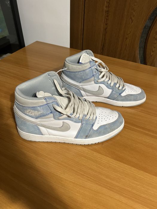 Jordan 1 Hyper Royale
