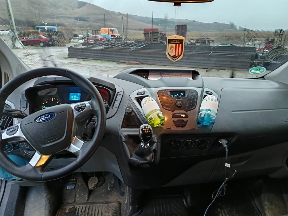 Vând Ford tranzit custom 8+1locuri