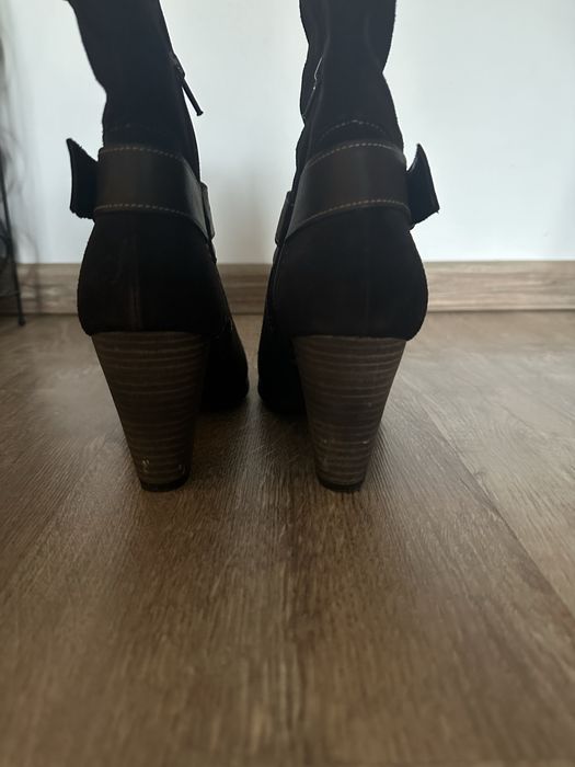 Cizme piele intoarsa marimea 37 LIVRARE GRATUITA 20-22 aprilie