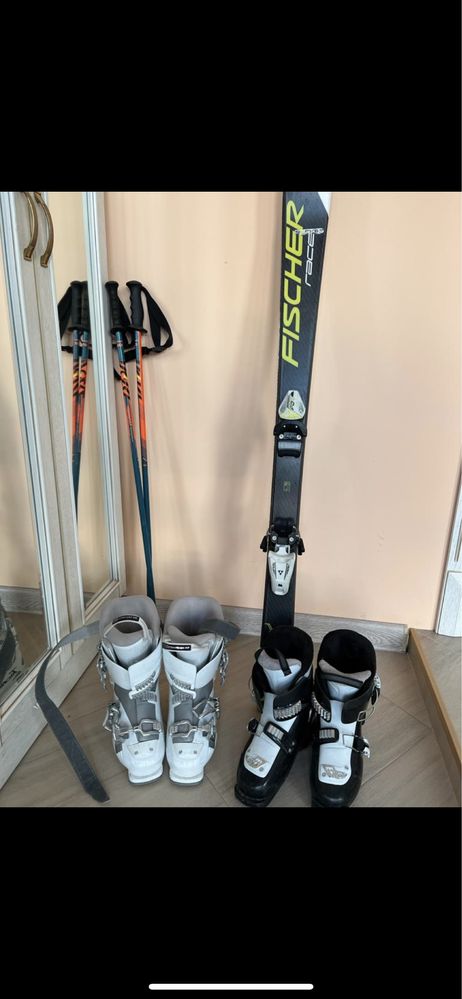 Лыжи с ботинками + палки