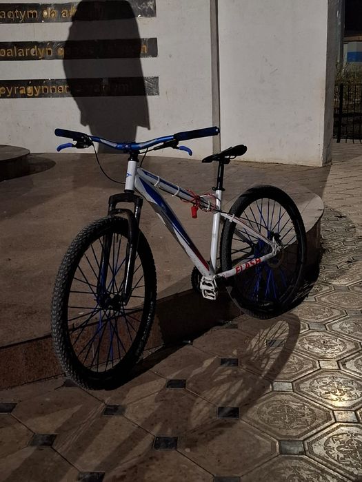 Продам стант велосипед с гидравлический тормоза