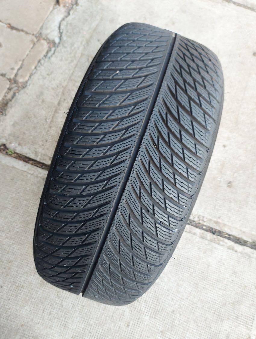O bucată 245/45 R19 M+S iarnă - una Gislaved Michelin Continental
