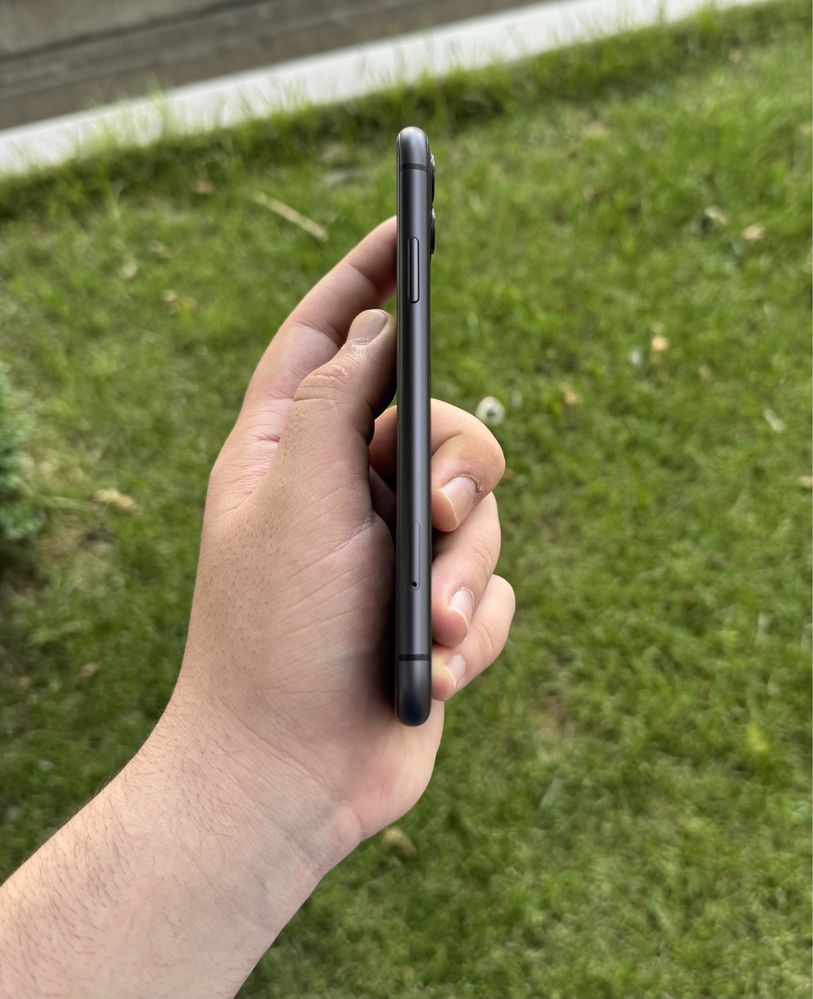 Iphone 11 Xolat zor 64 gb yomkst 100 usilenniy ham joyi ishlid ayb yoq